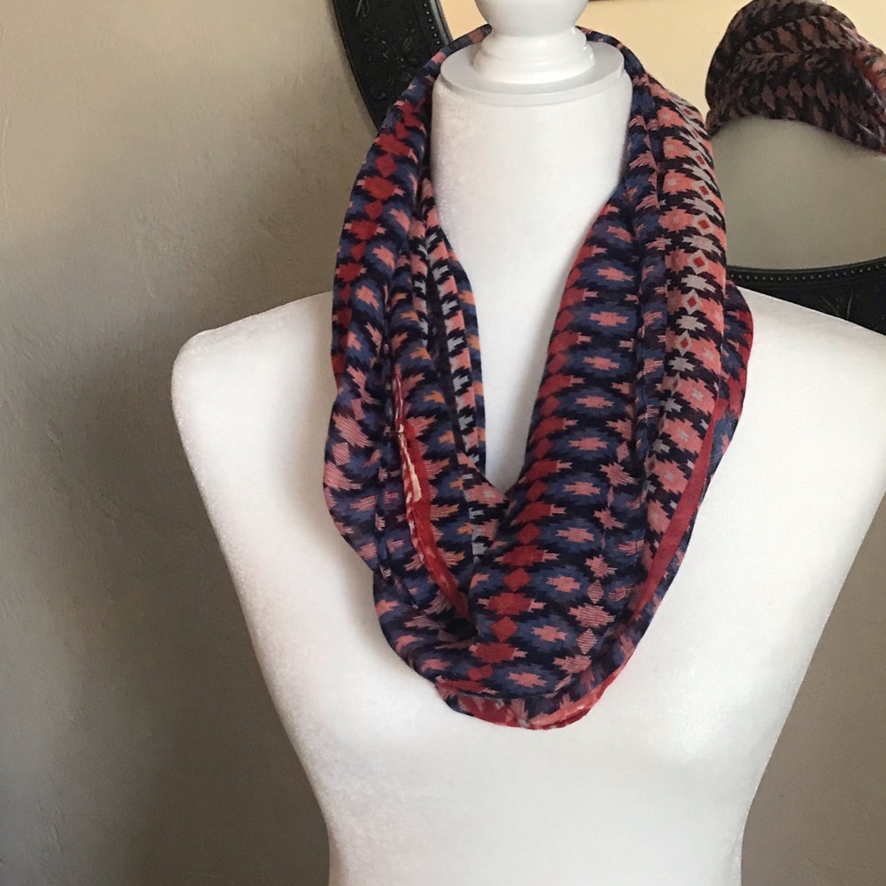 🎅 Tribal Print Infinity Scarf